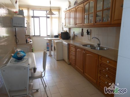 Apartamento T3 Miraflores