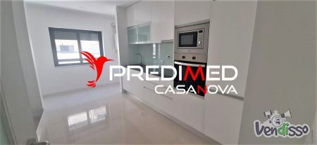 Apartamento T2+1 NOVO (à Av. da República)