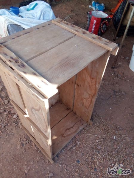 Salgadeira de madeira com tampa