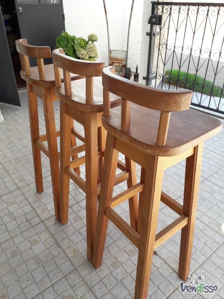Vendo 3 Bancos em madeira exótica tipo para balcão