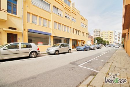 Escritório para Arrendar com 137 m2, na Av. Boavista