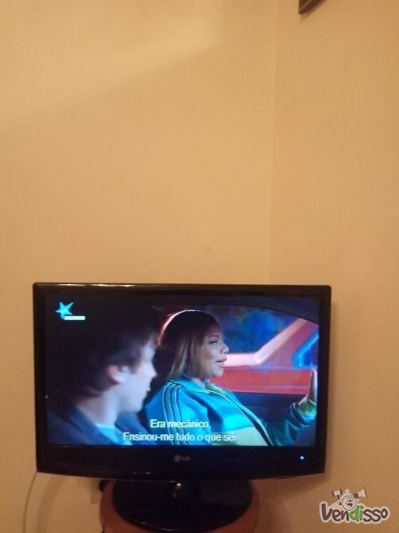 TV LG impecável ideal para quarto como nova