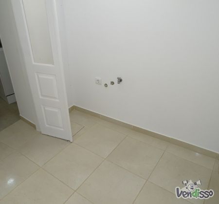 Alugo moradia em banda nas antas