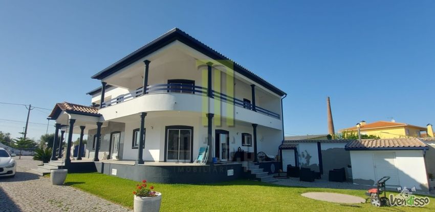 Moradia T5 pronta a habitar e semi mobilada em Ervedal da Beira