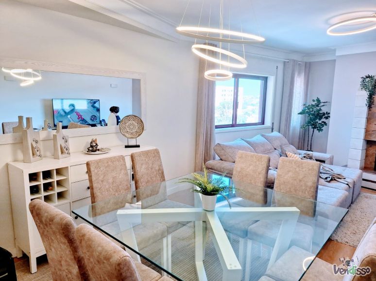 Excelente Apartamento T3 com Garagem Box em Vila Nova de Gaia