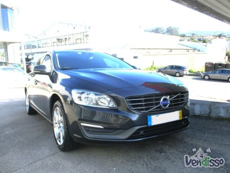 1 Volvo V60 2.0 D4 Momentum Plus Geartronic 181 cv : 2014