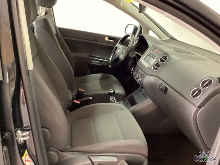 max-YF99595_c7c6c5cd02c07eaf69f7d3c71382c970