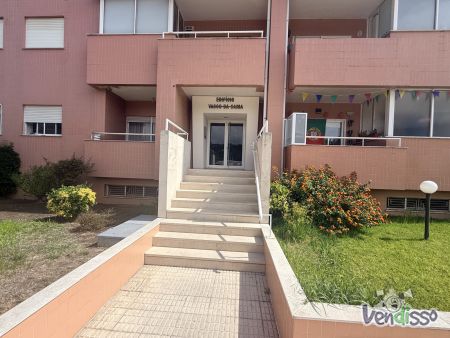 Apartamento T2 com garagem e elevador em Oliveira do Douro, Gaia.